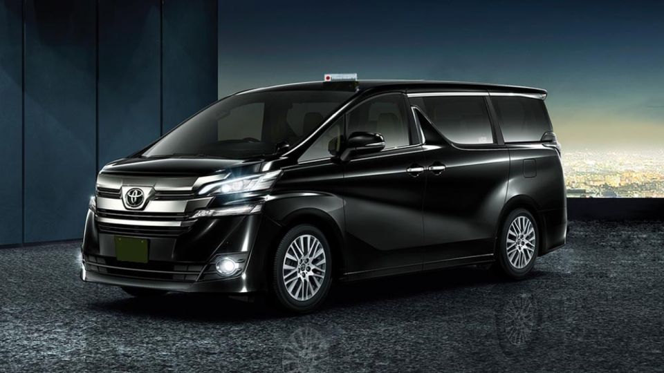 Fukuoka Airport To/From Fukuoka City: Private Transfer - Experience