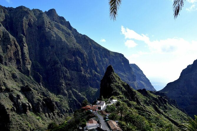 Full-day Guided Bus Tour to Mt. Teide and the Towns of Icod, Garachico, Masca - Meeting and Pickup Information