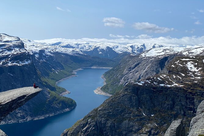 Full Day Hiking Adventure From Bergen to Trolltunga - Route Details and Difficulty Level