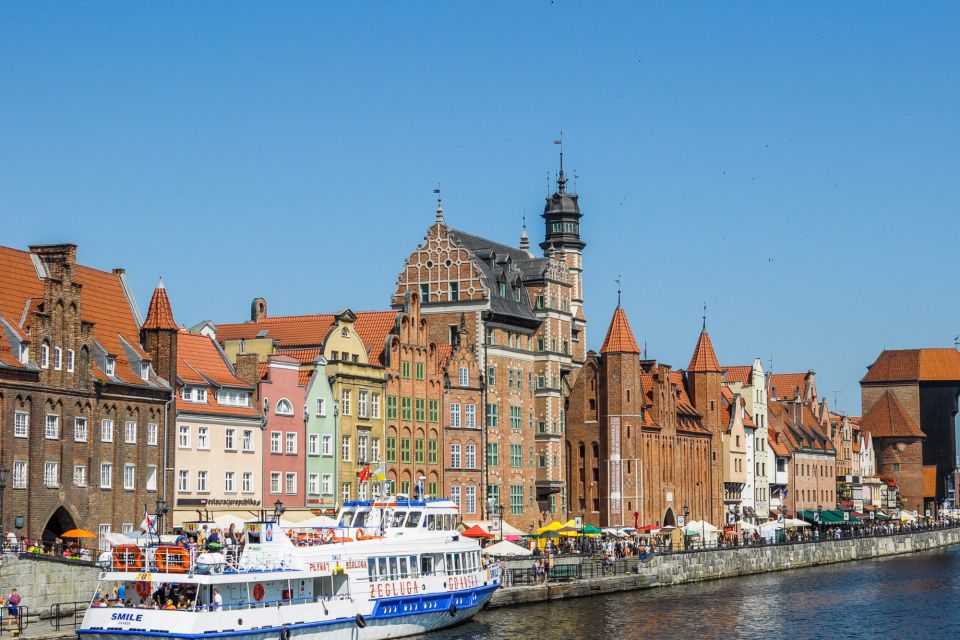 Gdańsk: First Discovery Walk and Reading Walking Tour - Experience Highlights