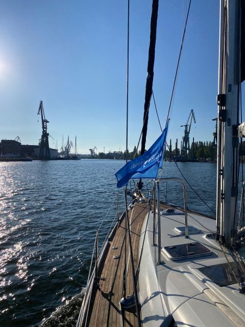 GdańSk: Motlawa and Port Yacht Cruise With Prosecco - Highlights of the Scenic Cruise