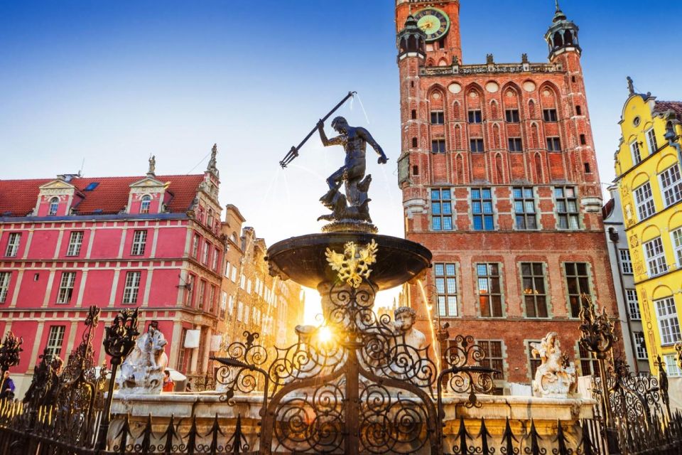 Gdansk Old Town Tour With Amber Altar Tickets and Guide - Ticket Inclusions