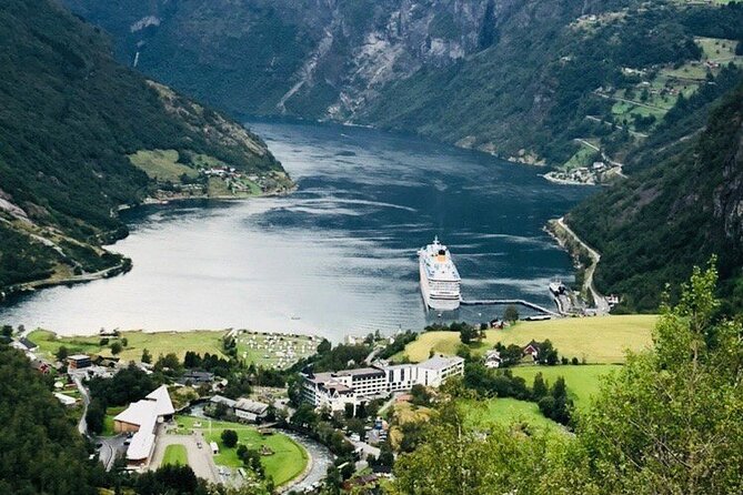 Geiranger Shore Excursion: Mt. Dalsnibba and Eagle Road - Traveler Experience