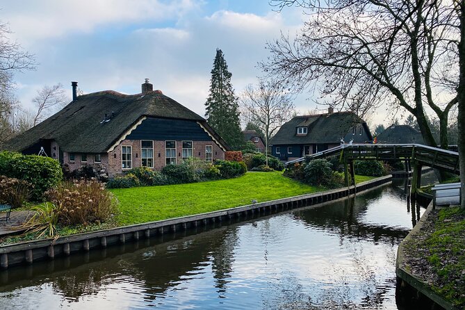 Giethoorn and Zaanse Schans Day Tour Small Group Incl. Boat Ride - Cancellation Policy and Helpful Information