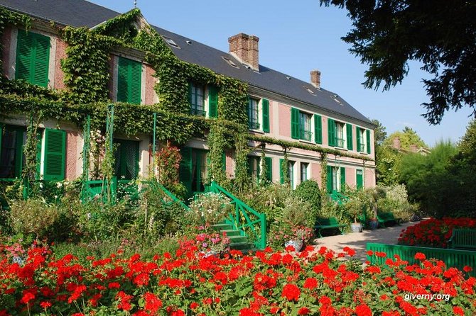 Giverny and Versailles Full Day Private Guided Tour Wih Hotel Pickup - Hotel Pickup and Drop-off