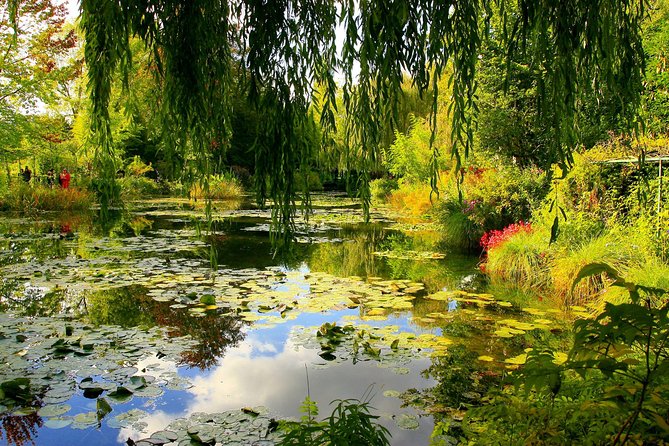 Giverny and Versailles Small Group Day Trip From Paris - Detailed Itinerary