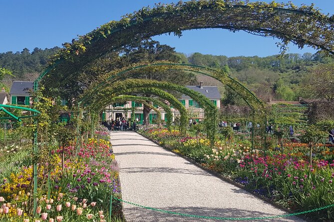 Giverny Half-Day Guided Tour From Paris - Guide Expertise