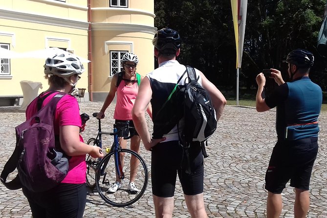 Guided Castle Bike Tour in Klagenfurt Am Wörthersee - Pricing and Special Offers