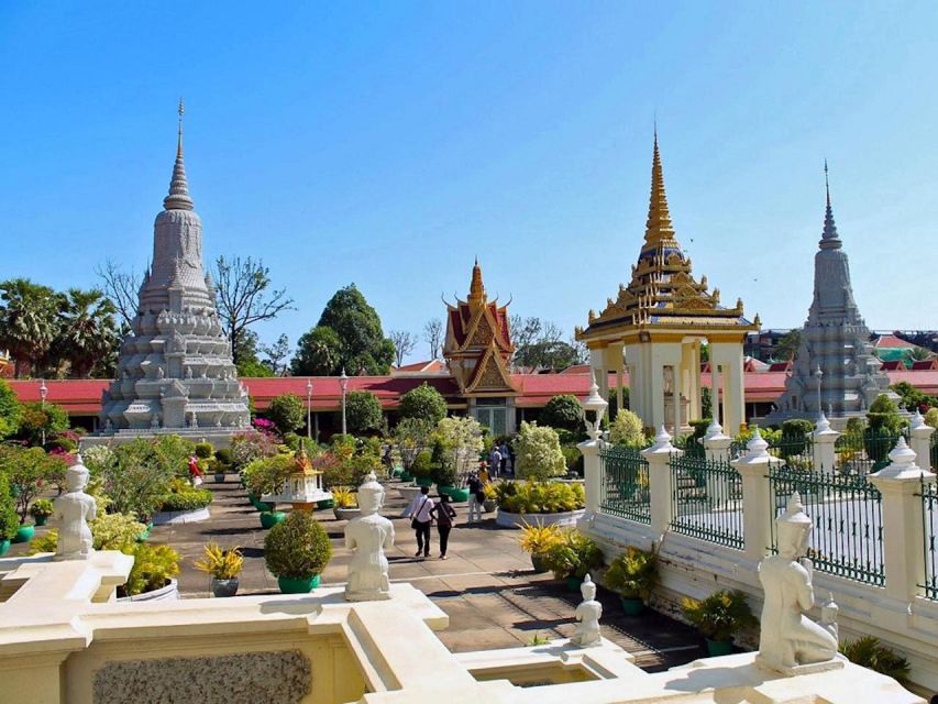 Half Day Phnom Penh Tour With Choeung Ek Genocidal - Booking Information