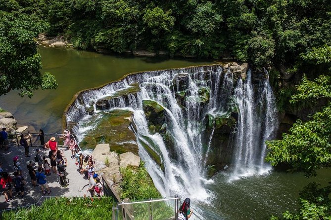 Half Day Private Tour to Jiufen, Shifen Waterfall & Pingxi Sky Lantern - Traveler Experiences