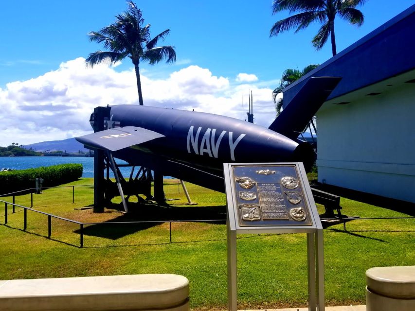 Hawaii: Visit Pearl Harbor and Downtown Honolulu (5 Hour) - USS Arizona Memorial Boat Ride