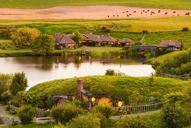 Hobbiton Movie Set Tour With Lunch From Auckland - Inclusions and Amenities