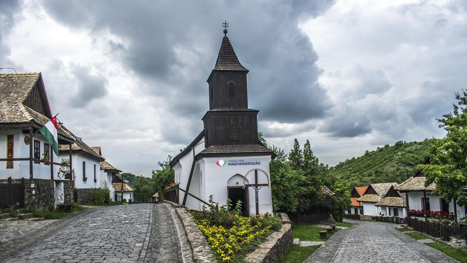 Hollókő Ethnographic Village: Day Tour From Budapest