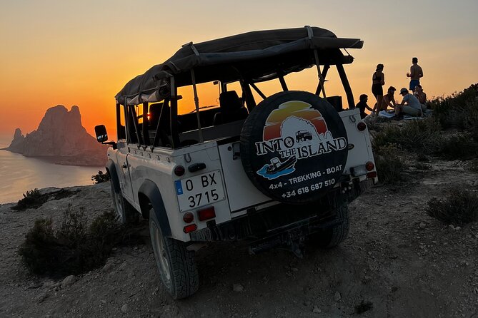 Ibiza - Secret Spots Tour in Land Rover Defender - Land Rover Defender Experience