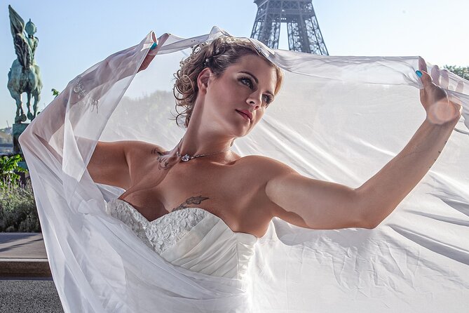 Iconic Portraits in an Exclusive Photoshoot at the Eiffel Tower - Exclusive Location