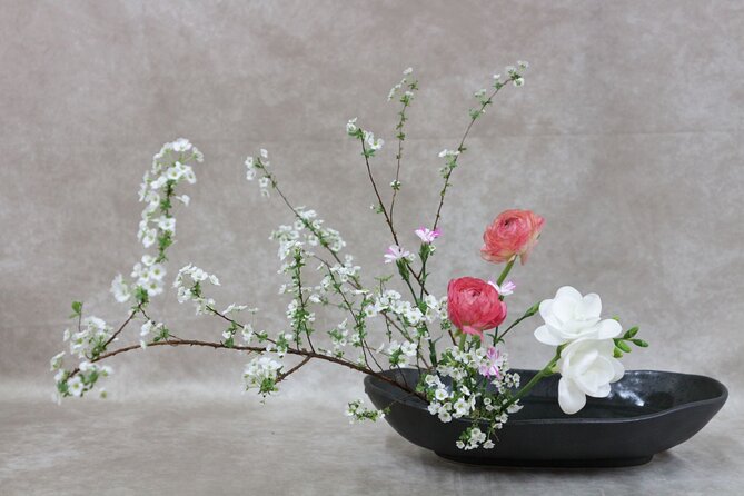 Ikebana Experience in Shinjuku - Accessibility and Transportation Information