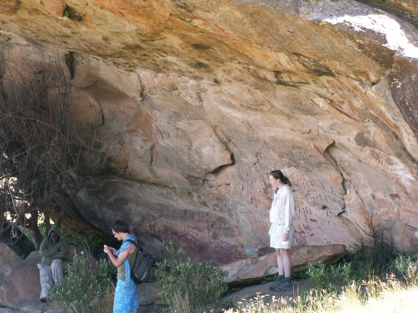 In the Footsteps of the Bushmen Guided Day Hike to Rock Art - Unique Features