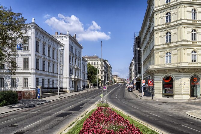 Incredible Vienna – Walking Tour for Couples - Exploring Historic Neighborhoods