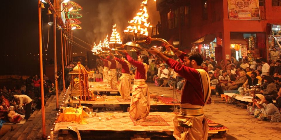 India: Evening Ganga Aarti With Dinner and Private Transfer - Experience Highlights
