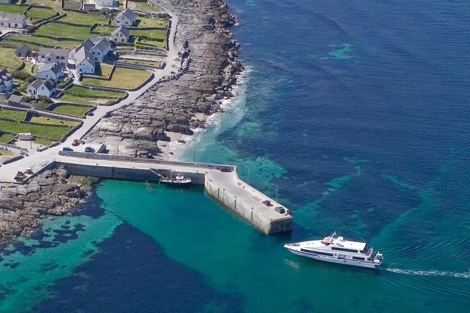 Inis Mór (Aran Islands) Day Trip: Return Ferry From Rossaveel, Galway - Onboard Amenities and Scenic Views
