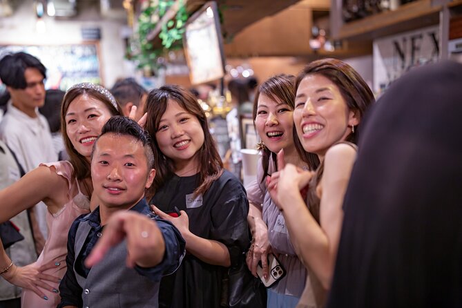 International Party Bar & Karaoke Experience in Ginza - Food and Drink Offerings