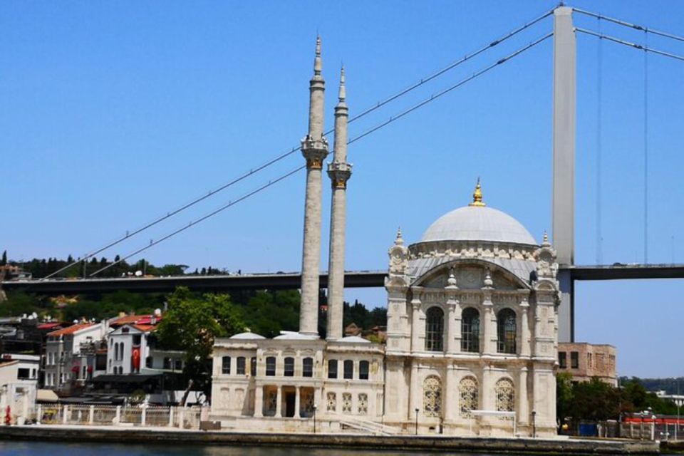 Istanbul: Private Bosphorus Yacht Tour - Experience