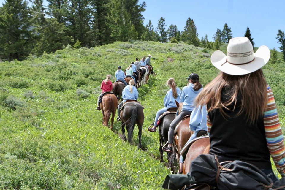 Jackson Signature 1/2 Day Ride Horseback Tour With Lunch - Live Tour Guide and Group Size