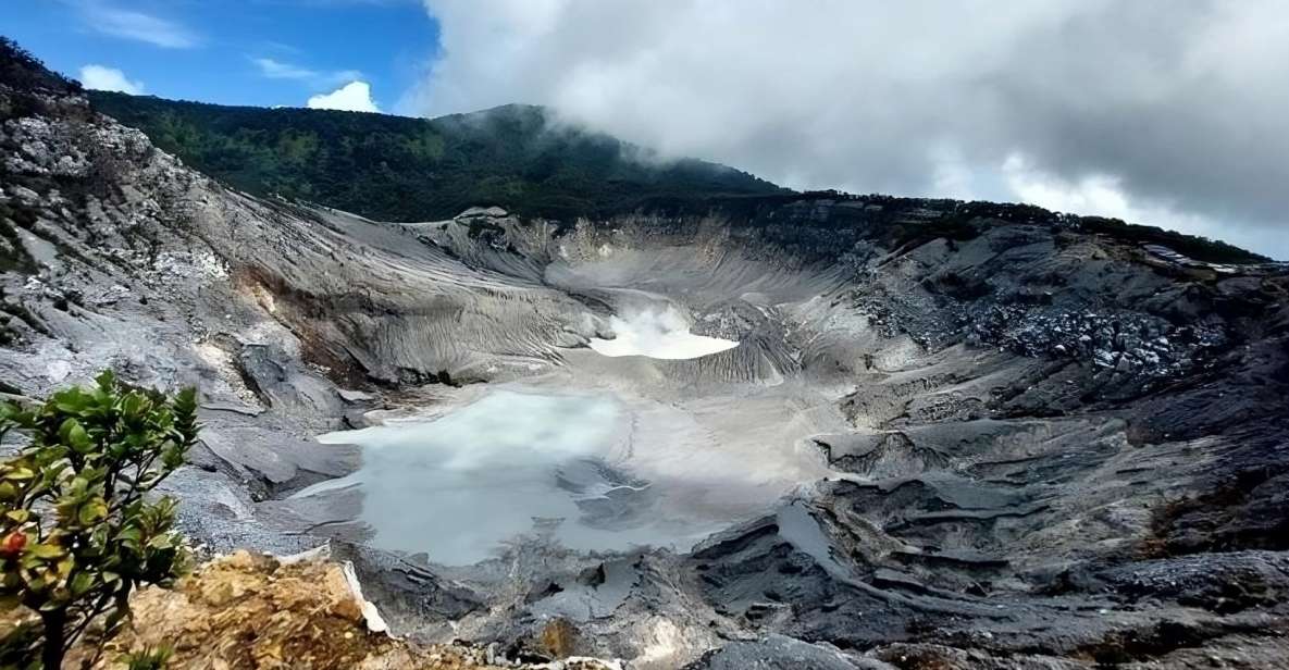 Jakarta: Bandung Volcano Day Tour - Tour Highlights and Experiences
