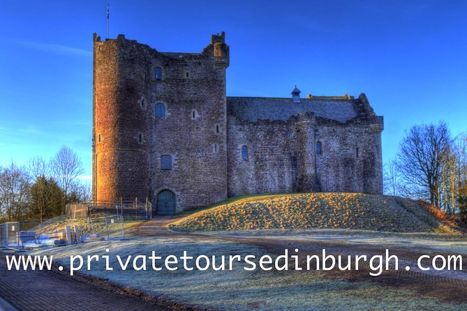 Jamie Fraser Outlander Tour to Lallybroch From Edinburgh - Village Exploration