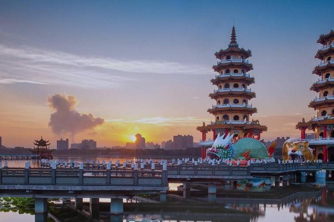 Kaohsiung: Experience the Riverside - Local Cuisine Along the River