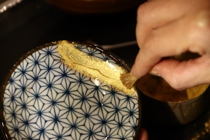 Kintsugi Experience: Art of Golden Joinery in Tokyo - Samue Work Attire and Pottery Repair