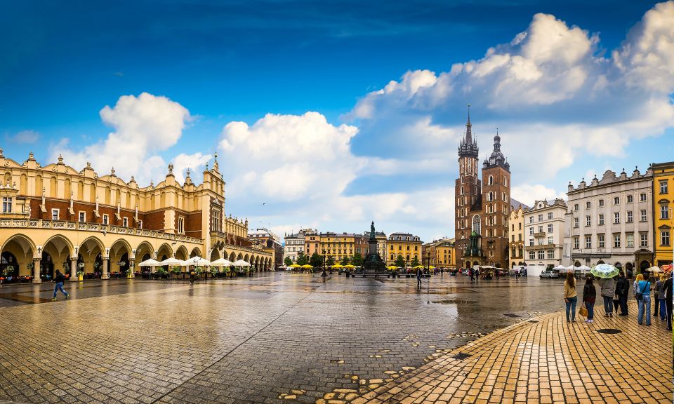 Krakow and Auschwitz: Full Day Trip From Warsaw - Experience Highlights