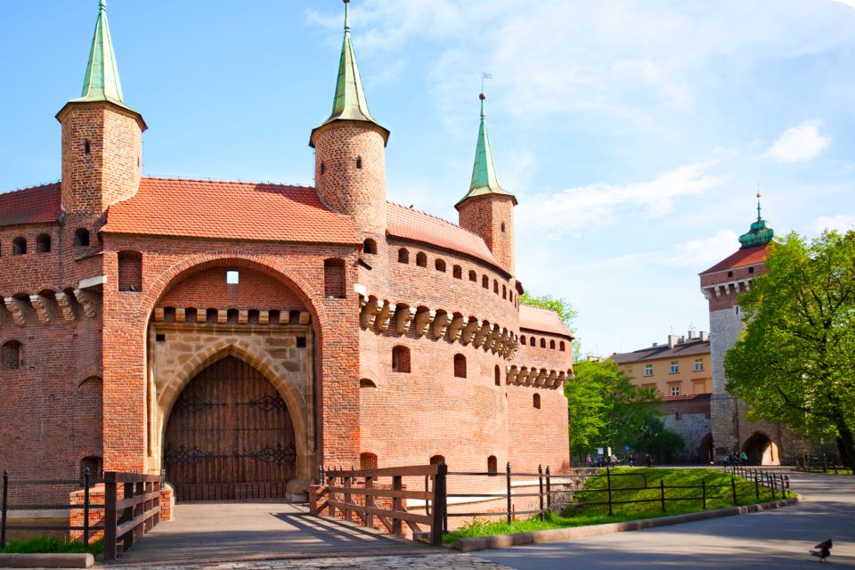 Krakow: City Exploration Game and Tour - Experience Highlights