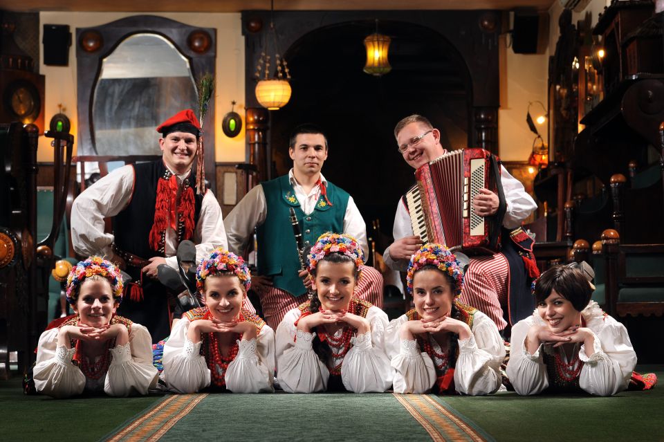 Krakow: Folk Show & 3-Course Dinner at Jama Michalika Café - Experience Highlights