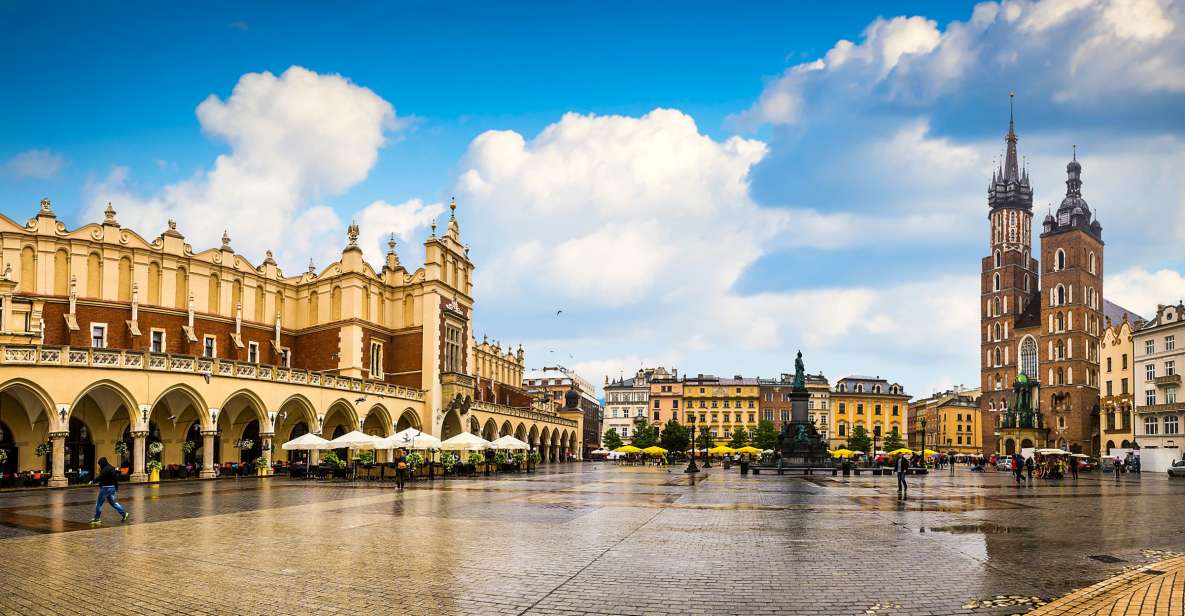 Krakow: Old Town Rynek Underground Entry and Guided Tour - Tour Experience Highlights