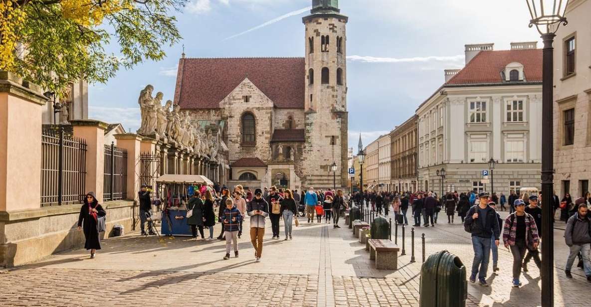 Krakow: Old Town, St. Mary's Church & Rynek Underground Tour - Experience Highlights