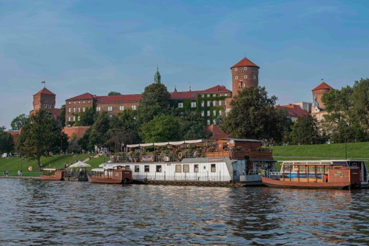 Krakow: Private Traditional Gondola Cruise - Experience Highlights