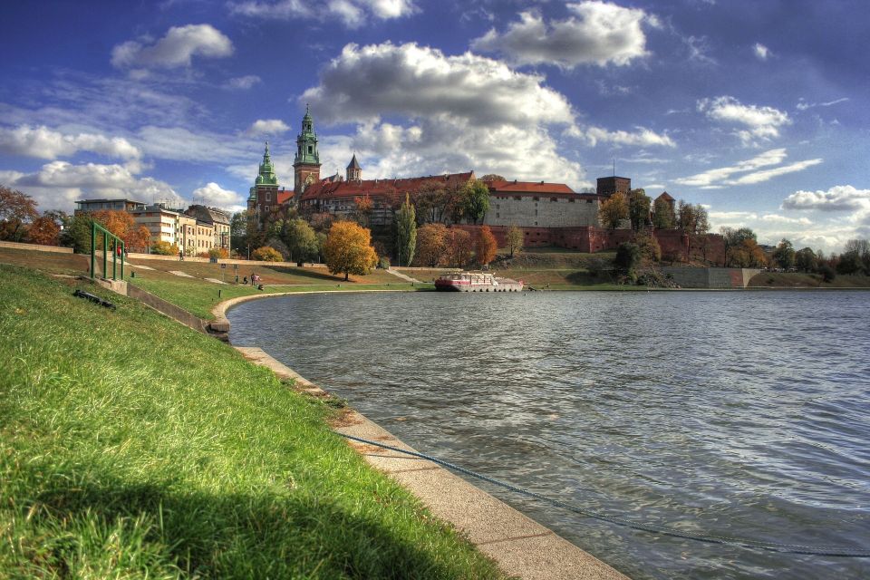 Krakow: Skip-the-Line Wawel Castle & Old Town Guided Tour - Experience Highlights