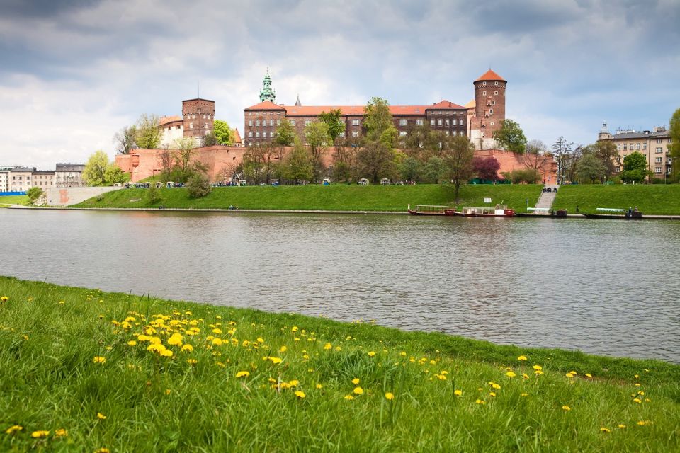 Krakow: Vistula River Lazy Cruise - Experience Highlights