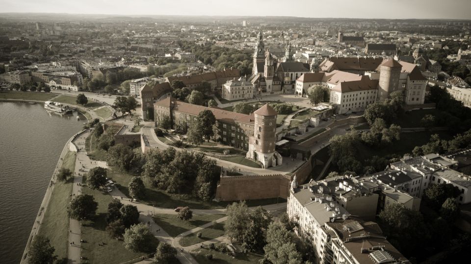 Krakow: Wawel Castle Guided Tour - Experience Highlights