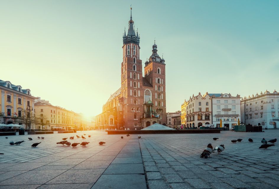 Krakow: Wawel Hill, St. Mary Church & Rynek Underground Tour - Architectural Marvels