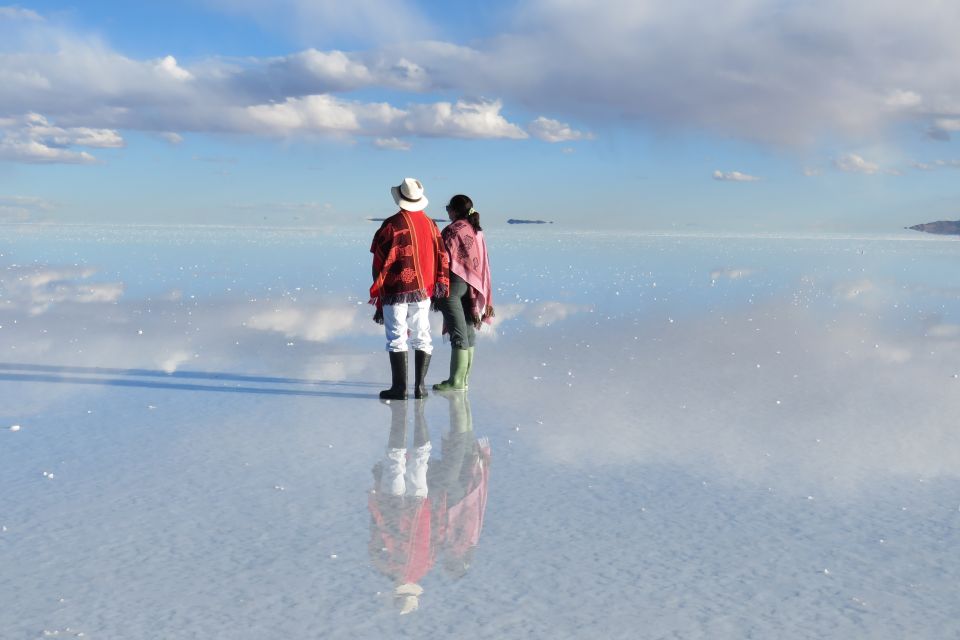 La Paz: Uyuni Salt Flats Tour by Bus - Experience Highlights