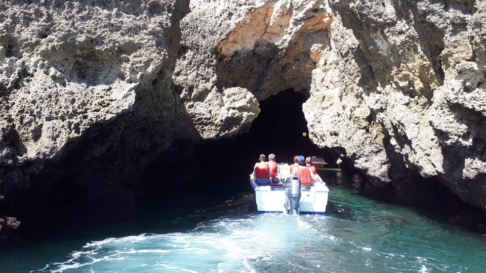 Lagos: Ponta Da Piedade Grotto 1-Hour Tour With Local Guide - Experience Highlights