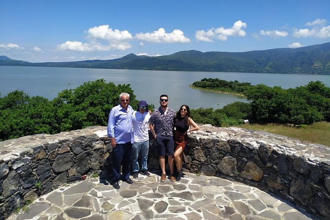 Lake Chapala Tour: Mezcala Island & Ajijic With a Local Expert - Local Expert Guide