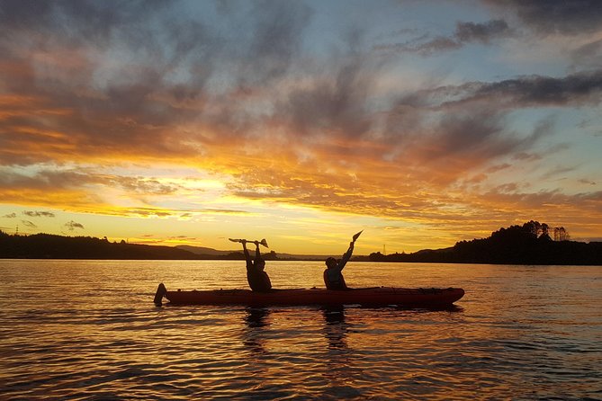 Lake Rotoiti Evening Kayak Tour Including Hot Springs, Glowworm Caves and BBQ Dinner - Tour Start and End Details