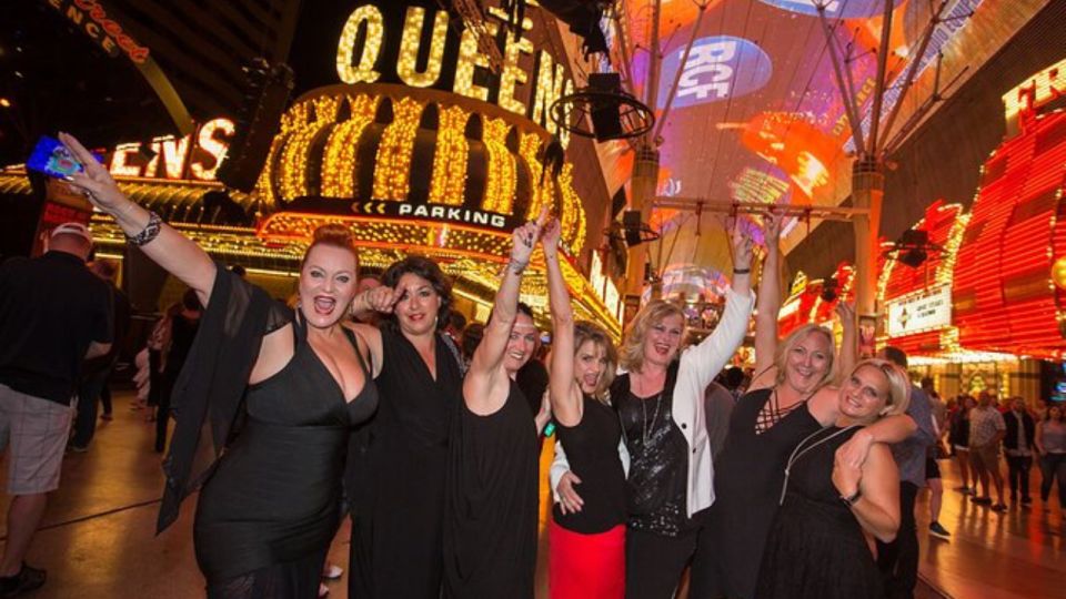 Las Vegas: Private Party Bus Tour of Vegas Strip W Champagne - Experience Highlights