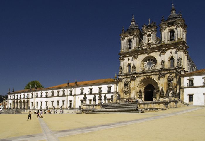Lisbon: Fátima, Batalha, Nazaré & Óbidos Private Tour - Historical Sites Covered