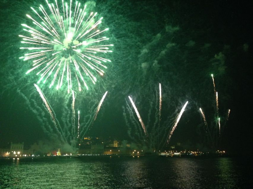 Lisbon: New Year's Eve Fireworks Tagus River Sailing Cruise - Activity Details