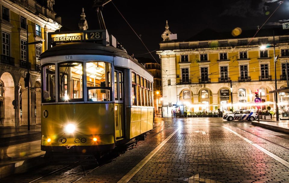 Lisbon: Private Night Tour With Fado Dinner Show - Experience Highlights