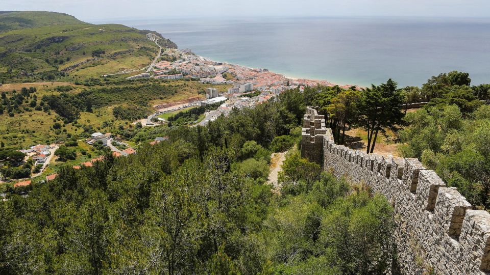 Lisbon: Sesimbra, Arrábida, Setúbal & Palmela - Sesimbra Castle and Riverside Exploration